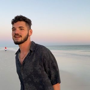 Meet your Posher, Logan